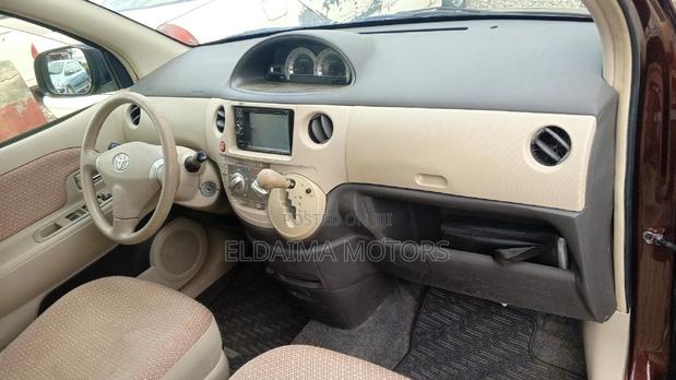 Toyota Sienta 2012 Brown photo 10