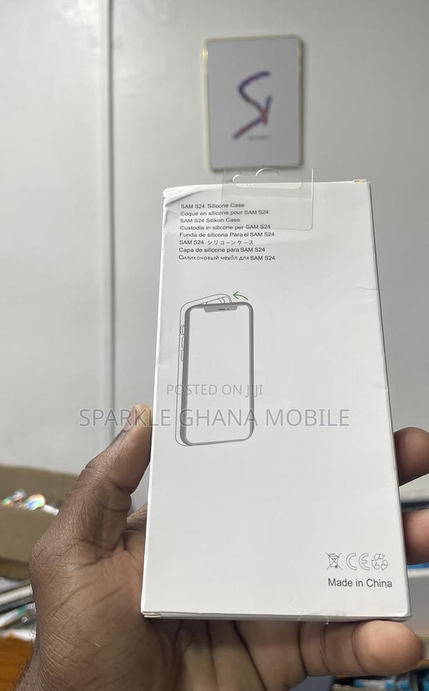 Samsung S24 (Magsafe) Transparent Back Case · Photo 3