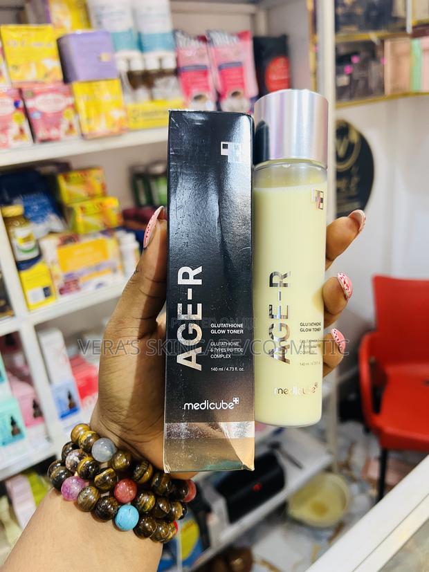 Medicube Age-R Glow Toner · Photo 2