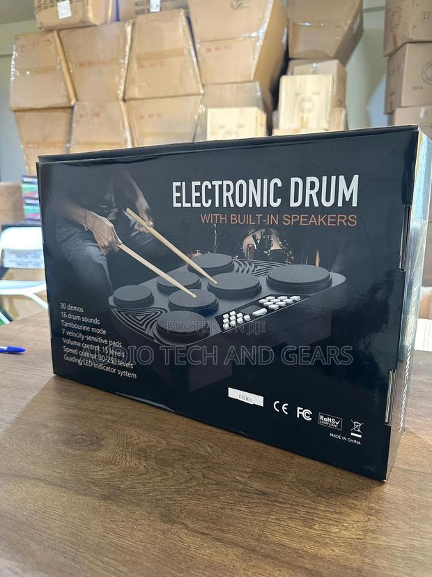 Electronic Drums With Built in Speakers · Photo 4