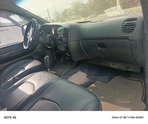 Hyundai H-100 2001 White photo 9