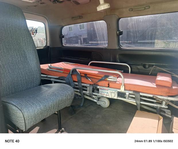 Hyundai H-100 2001 White photo 4