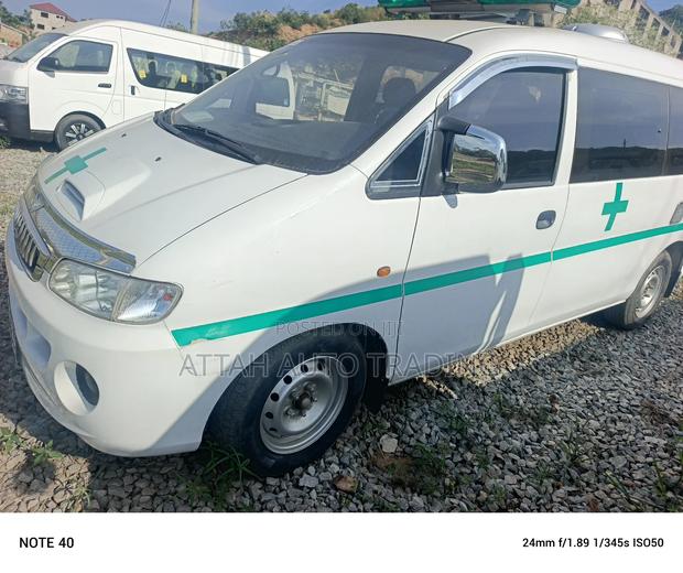 Hyundai H-100 2001 White
