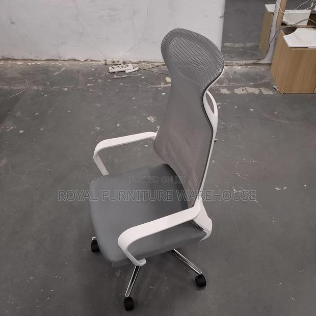 Swivel Long Back Office Chair · Photo 3