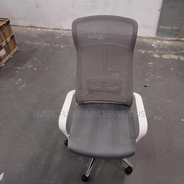 Swivel Long Back Office Chair · Photo 4