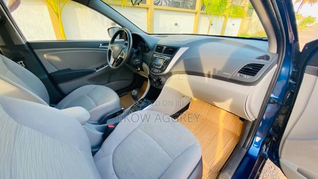 Hyundai Accent SE Sedan 2017 Blue