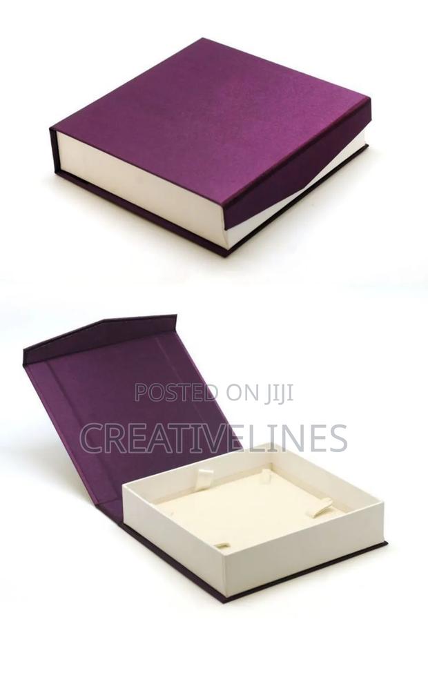 Opened Strayboard Boxes · Photo 4