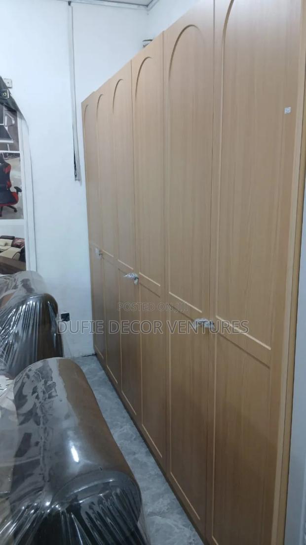 Wooden Wardrobe Available for Sale · Photo 1