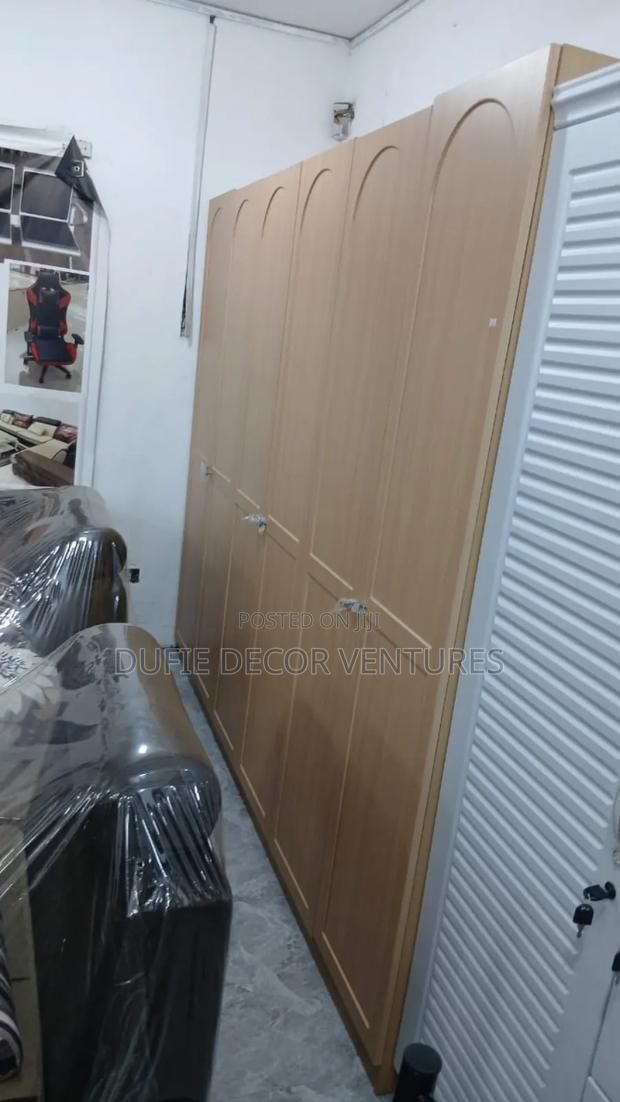 Wooden Wardrobe Available for Sale · Photo 3