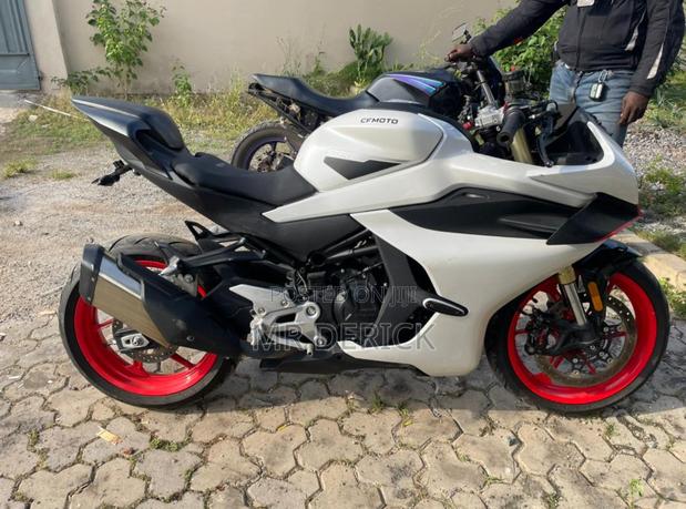 Custom Built Motorcycles 2023 White photo 2