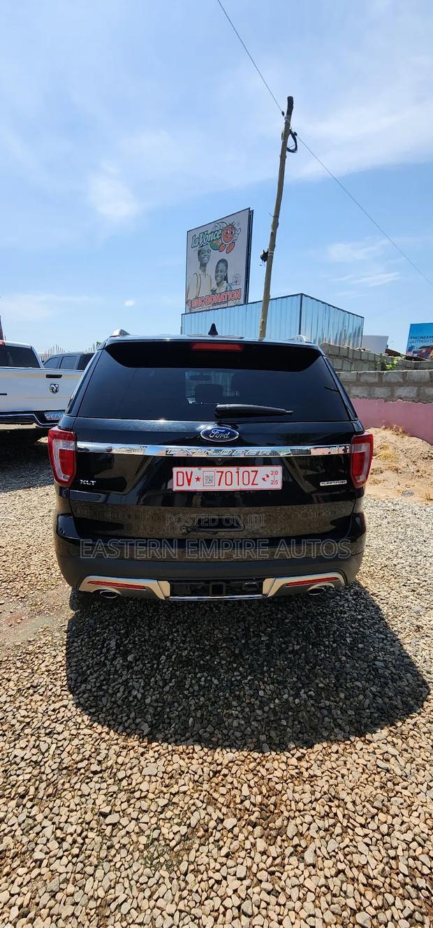 Ford Explorer 4dr SUV AWD (3.5L 6cyl 6A) 2015 Black photo 2