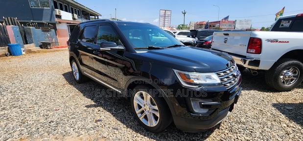 Ford Explorer 4dr SUV AWD (3.5L 6cyl 6A) 2015 Black photo 4