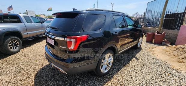 Ford Explorer 4dr SUV AWD (3.5L 6cyl 6A) 2015 Black photo 5