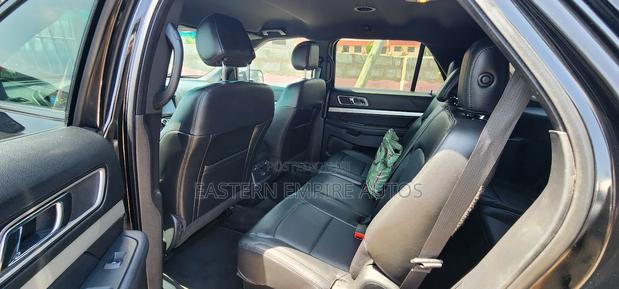 Ford Explorer 4dr SUV AWD (3.5L 6cyl 6A) 2015 Black photo 6