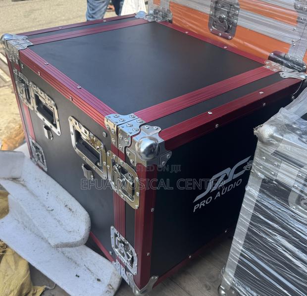 Amplifier Rack 12u,Red and Black · Photo 3