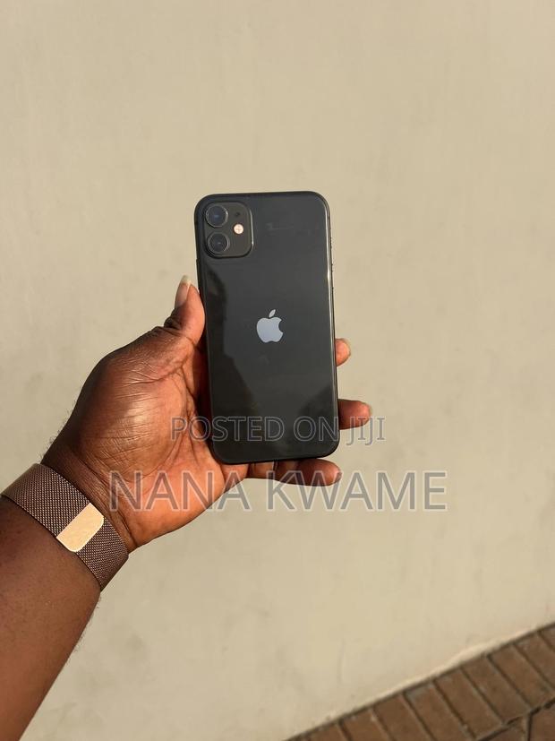 Apple iPhone 11 128 GB Black photo 2
