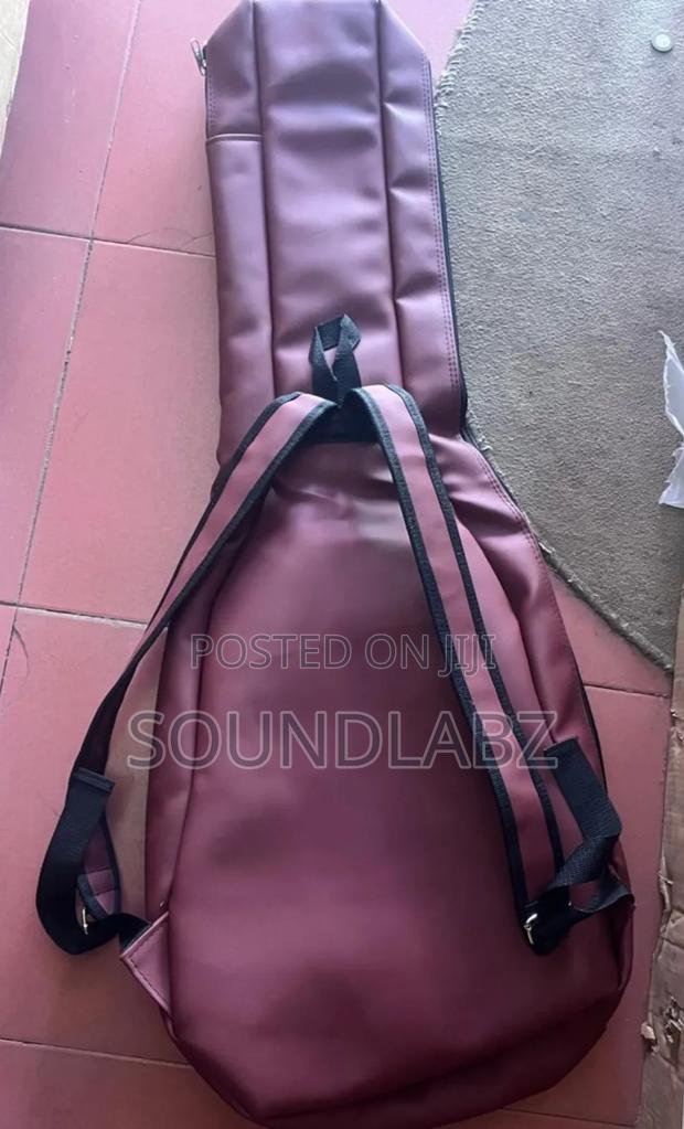 Leather Acoustic Guitar Bag · Photo 4