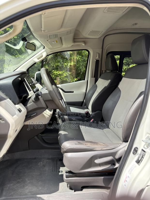 Toyota HiAce 2021 White