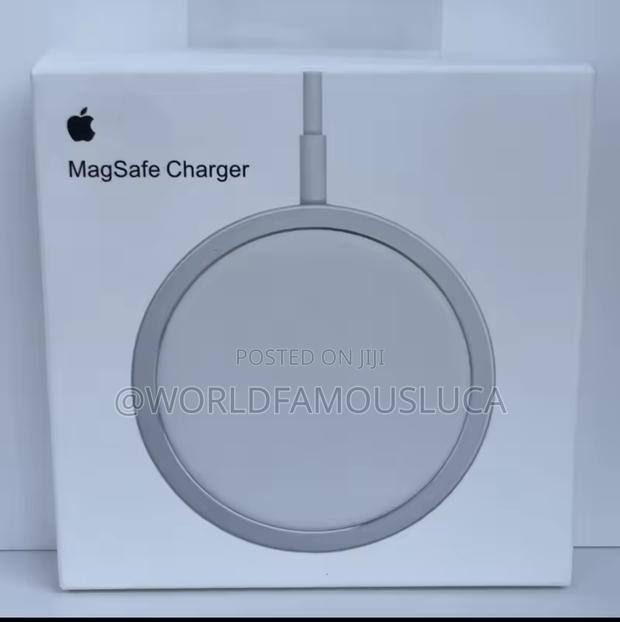 Apple Magsafe Wireless Charger · Photo 1