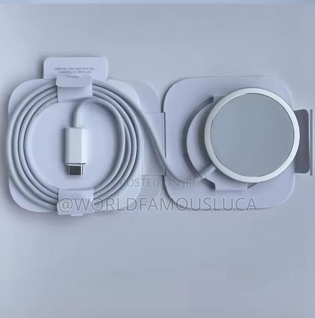 Apple Magsafe Wireless Charger · Photo 2