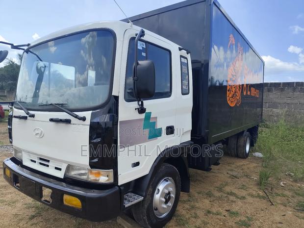 Hyundai Gold 5ton Container. New Arrival photo 2