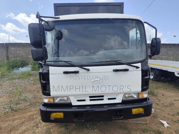 Hyundai Gold 5ton Container. New Arrival photo 3