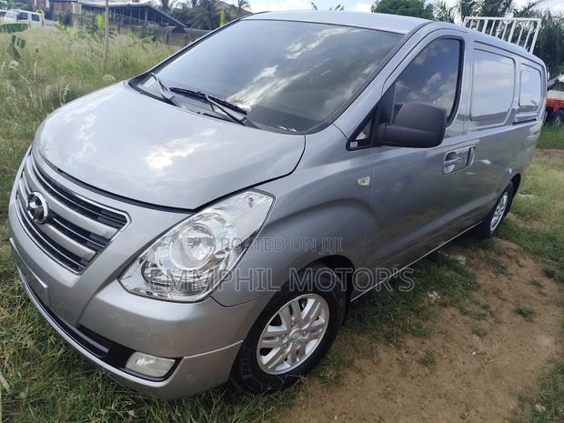 Hyundai Starex 2016 Grey photo 3