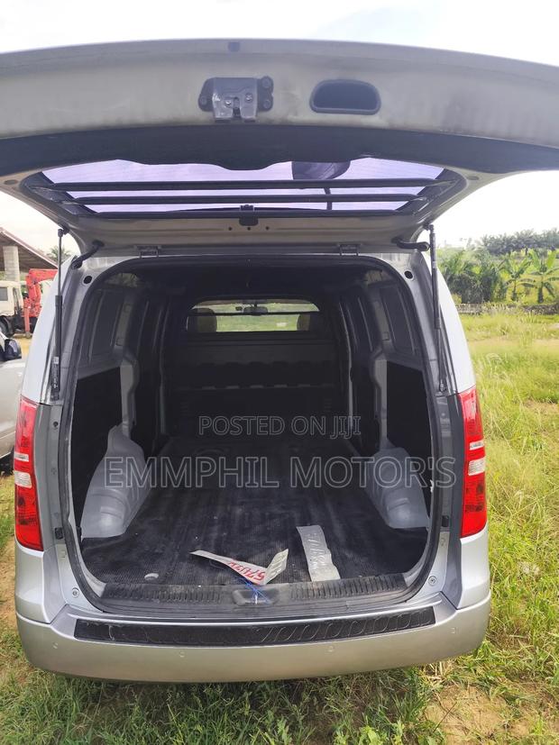 Hyundai Starex 2016 Grey photo 6