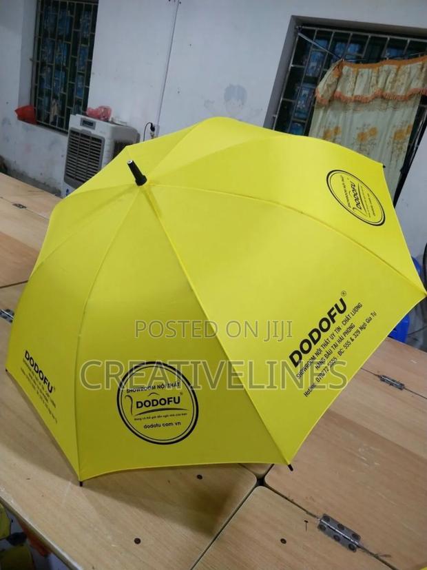 Yellow Umbrella · Photo 2
