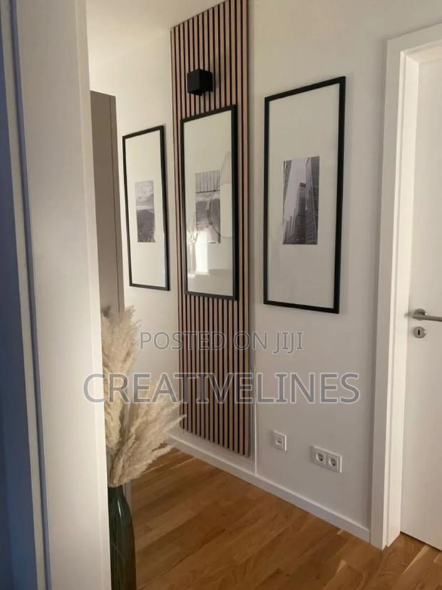 Picture Frame With Panels · Photo 2