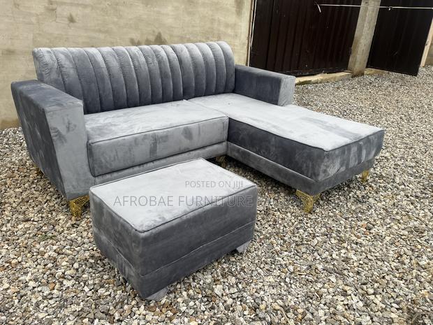 Premium Quality Sofa · Photo 3