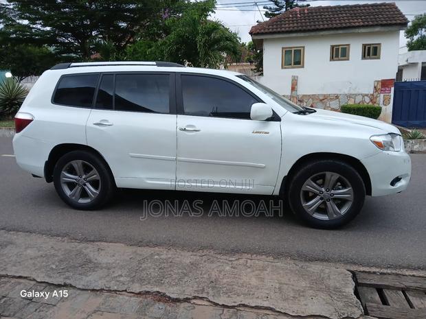 Toyota Highlander Limited 2010 White