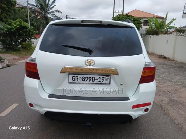 Toyota Highlander Limited 2010 White