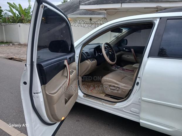 Toyota Highlander Limited 2010 White