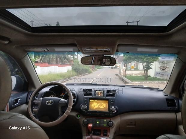 Toyota Highlander Limited 2010 White