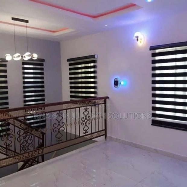 Curtain Blinds · Photo 3