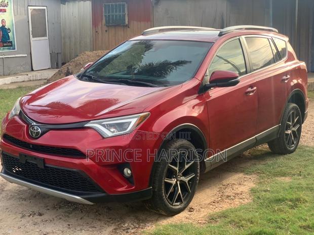 Toyota RAV4 XLE 4dr SUV AWD (2.5L 4cyl 6A) 2018 Red