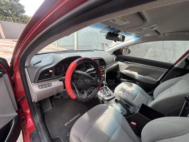Hyundai Elantra SEL 2020 Red photo 5