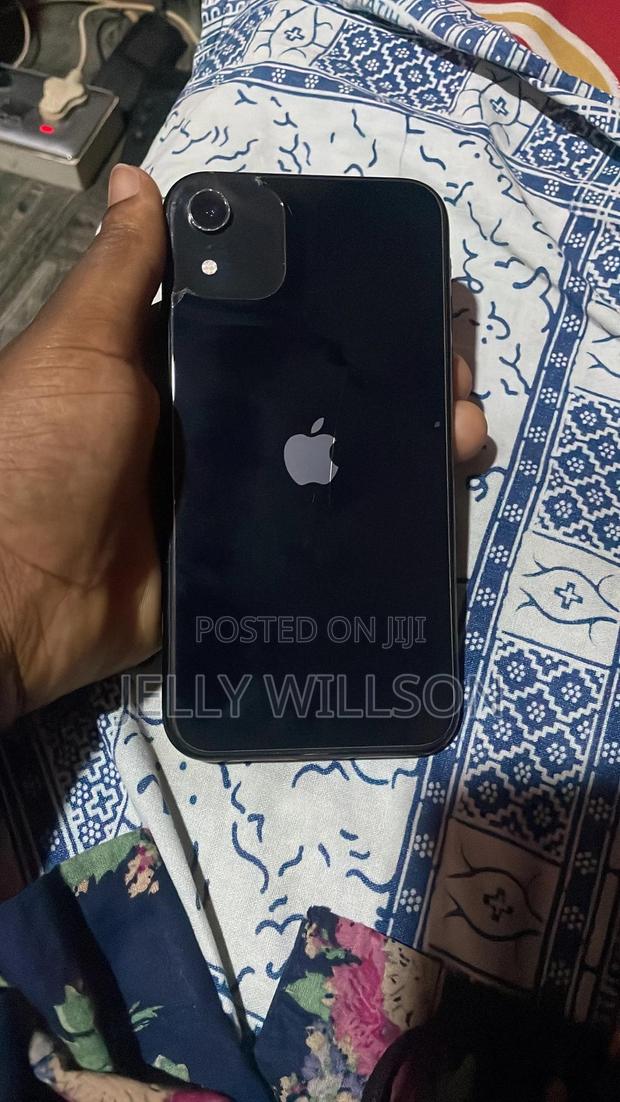 Apple iPhone XR 128 GB Black photo 5