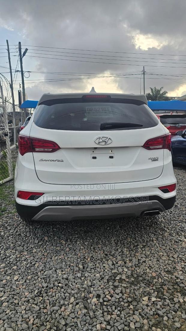 Hyundai Santa Fe Limited Ultimate AWD 2018 White