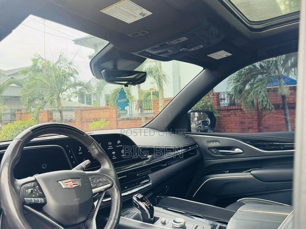 Cadillac Escalade 2022 Black