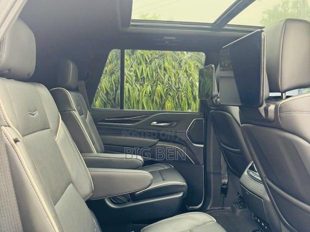 Cadillac Escalade 2022 Black