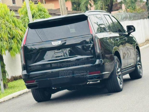 Cadillac Escalade 2022 Black