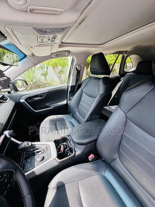 Toyota RAV4 Limited AWD 2024 Black