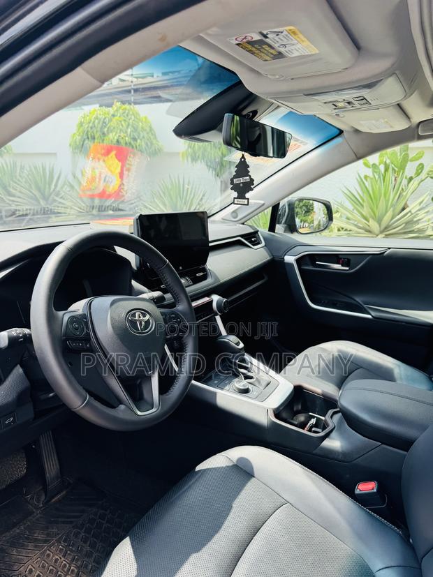 Toyota RAV4 Limited AWD 2024 Black