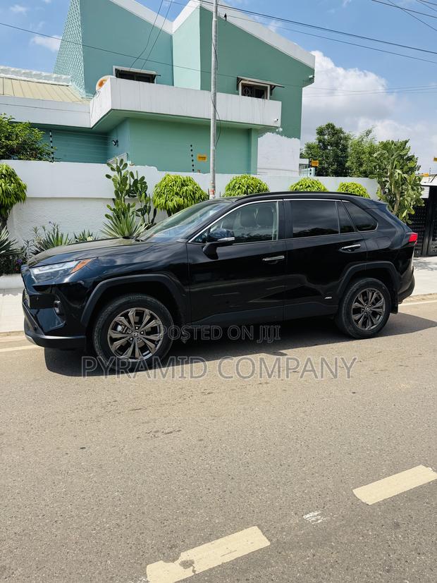 Toyota RAV4 Limited AWD 2024 Black