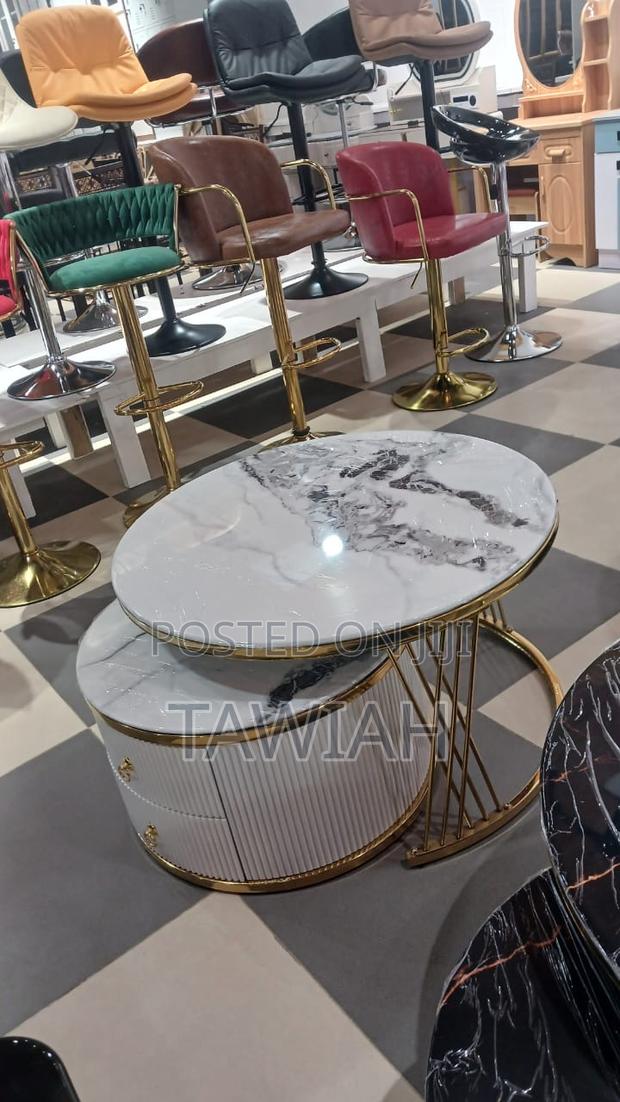 Center Table · Photo 3