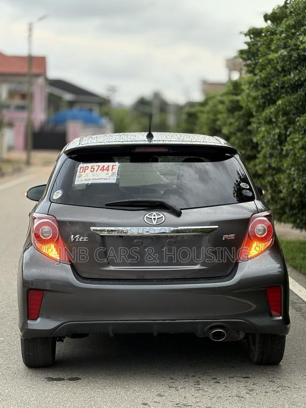 Toyota Vitz 2012 Gray