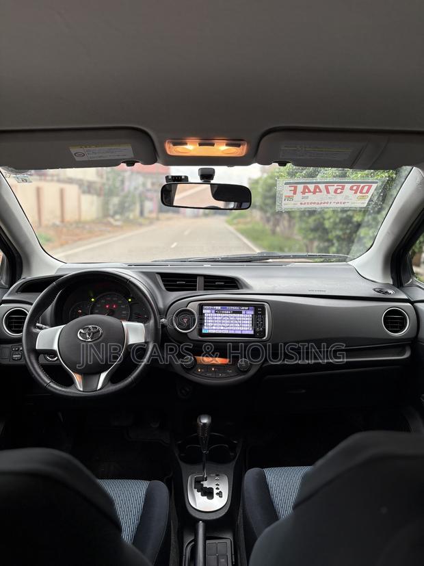 Toyota Vitz 2012 Gray