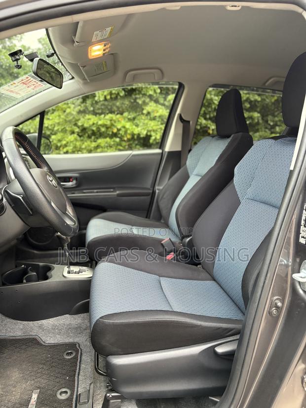 Toyota Vitz 2012 Gray